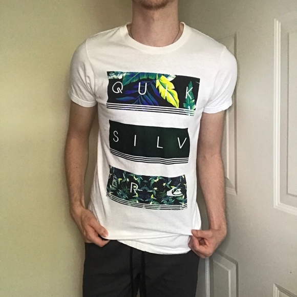 Quicksilver Men's T-Shirt Size Small - Picture 3 of 3